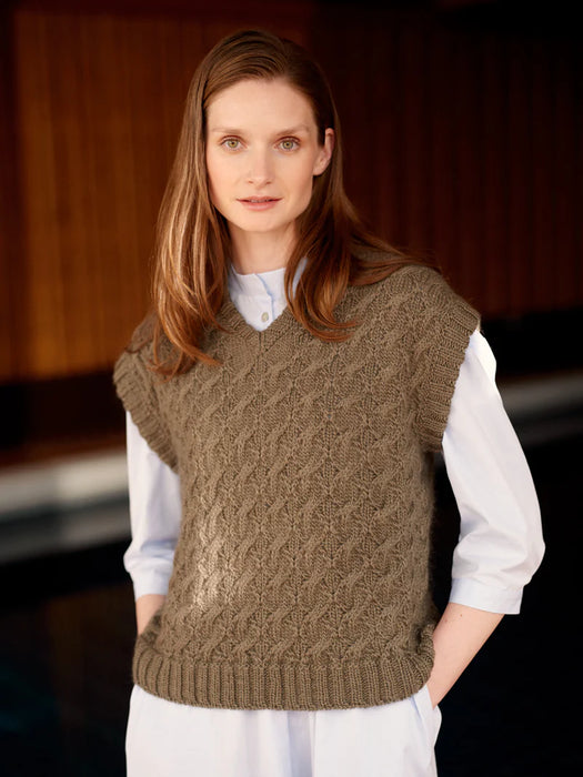 PRE-ORDER: Entwined: Cables, Lace and Knitted Textures by Meiju Kallio (Release: 30.05.25)