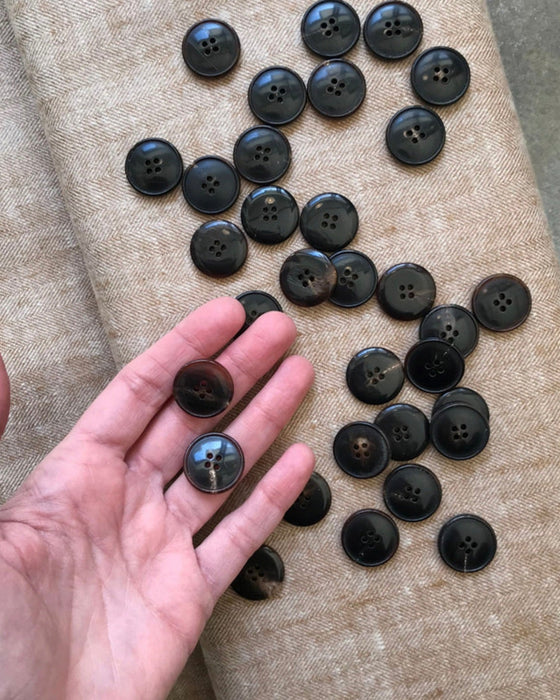 Retrosaria Horn Buttons 1106  / 20mm dunkelbraun