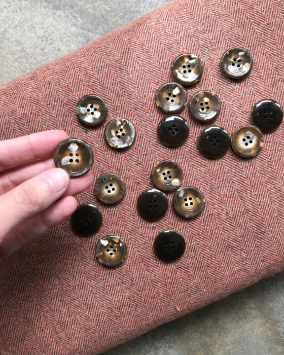 Retrosaria Recycled Mother of Pearl Buttons 31820 / 23 mm