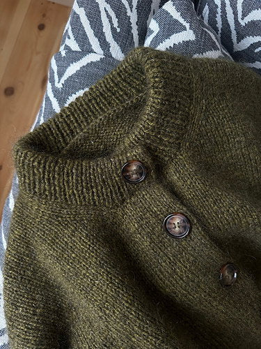 Cardigan No. 11 - Strickpaket (Hjelholts Håndværksgarn + Soft Silk Mohair)