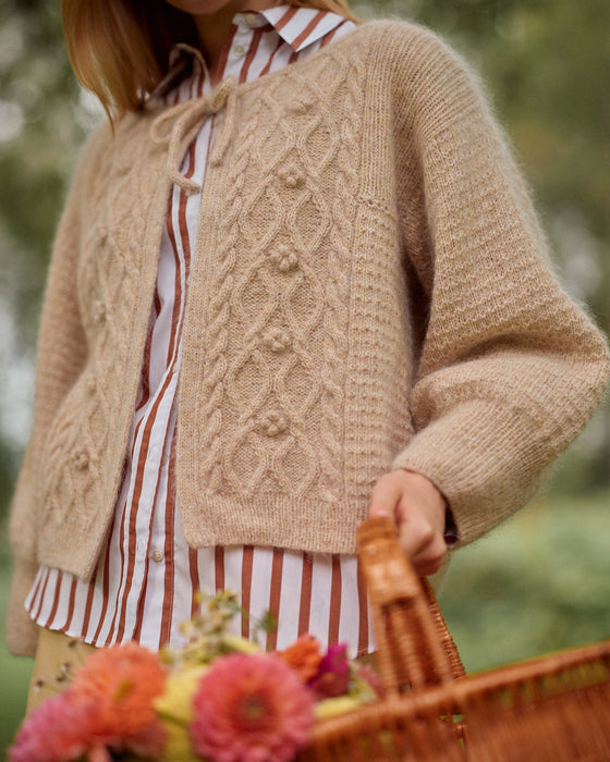 Laine Magazine Issue 29: Damson