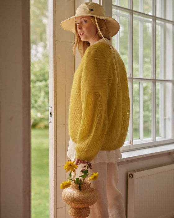 Laine Magazine Issue 29: Damson