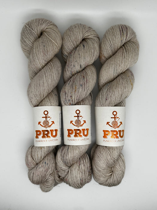 Pru Yarns ECO LYNN - handgefärbtes Garn aus Merino und Leinen