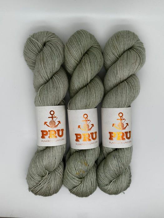 Pru Yarns ECO LYNN - handgefärbtes Garn aus Merino und Leinen