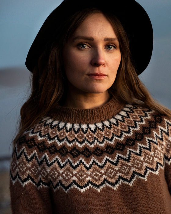 Unfolding Landscapes – 17 Knits for the Road. Publishing date is March 26