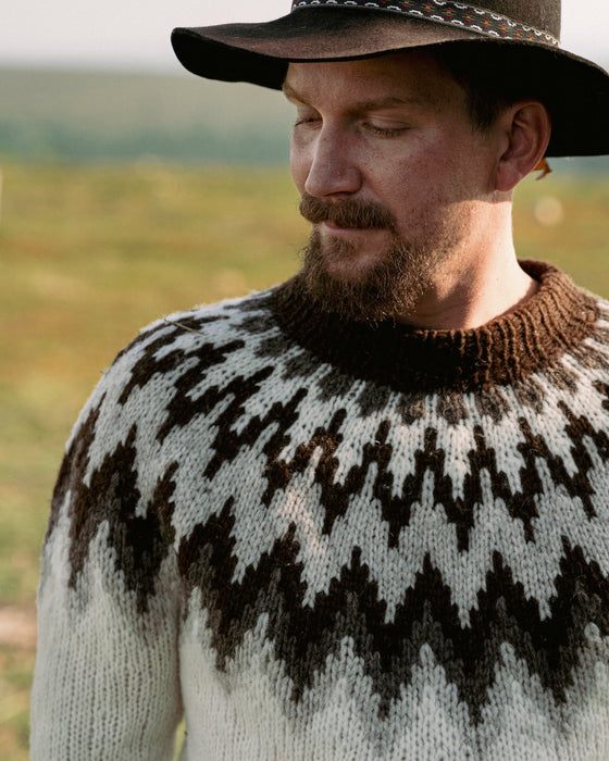 Unfolding Landscapes – 17 Knits for the Road. Publishing date is March 26