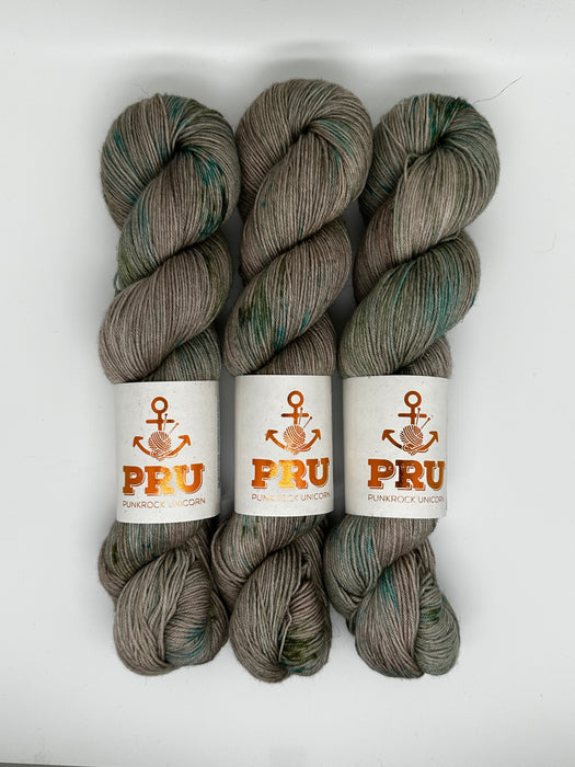 Pru Yarns ECO LYNN - handgefärbtes Garn aus Merino und Leinen